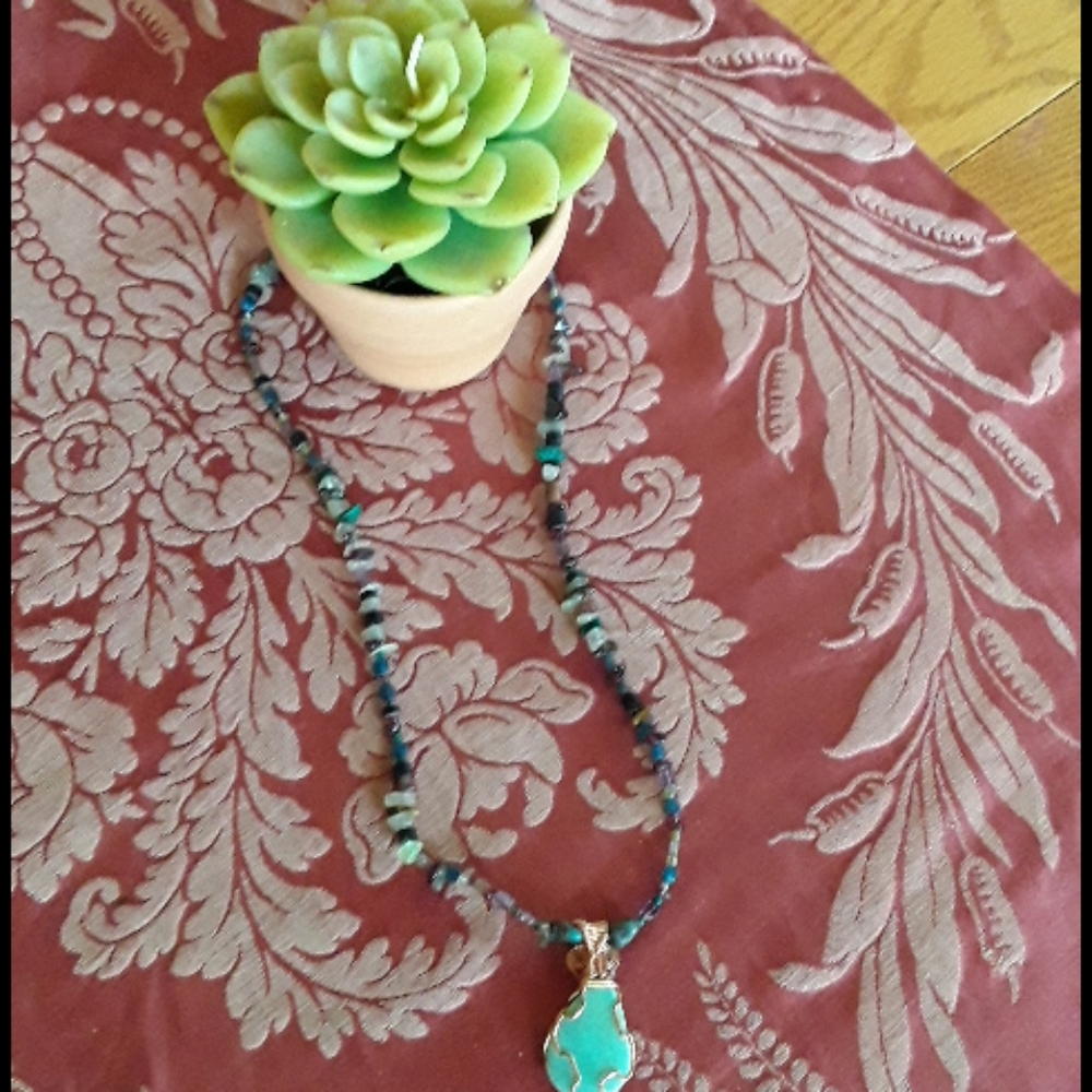 Copper wire wraped light green stone neclace